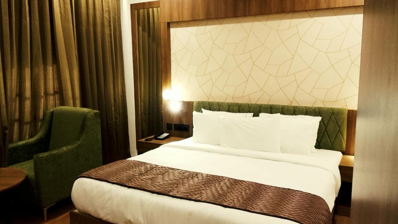 Hotel Mandarin Sky Kannur Exteriér fotografie