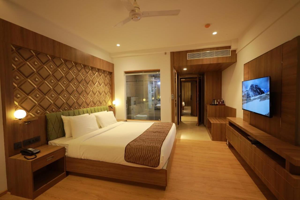 Hotel Mandarin Sky Kannur Exteriér fotografie