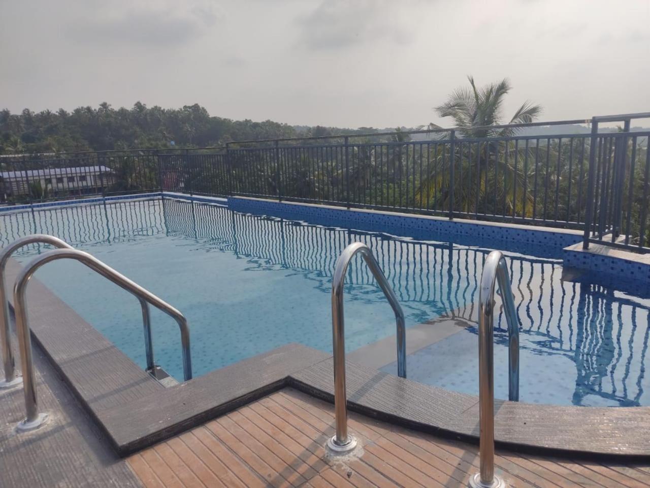 Hotel Mandarin Sky Kannur Exteriér fotografie
