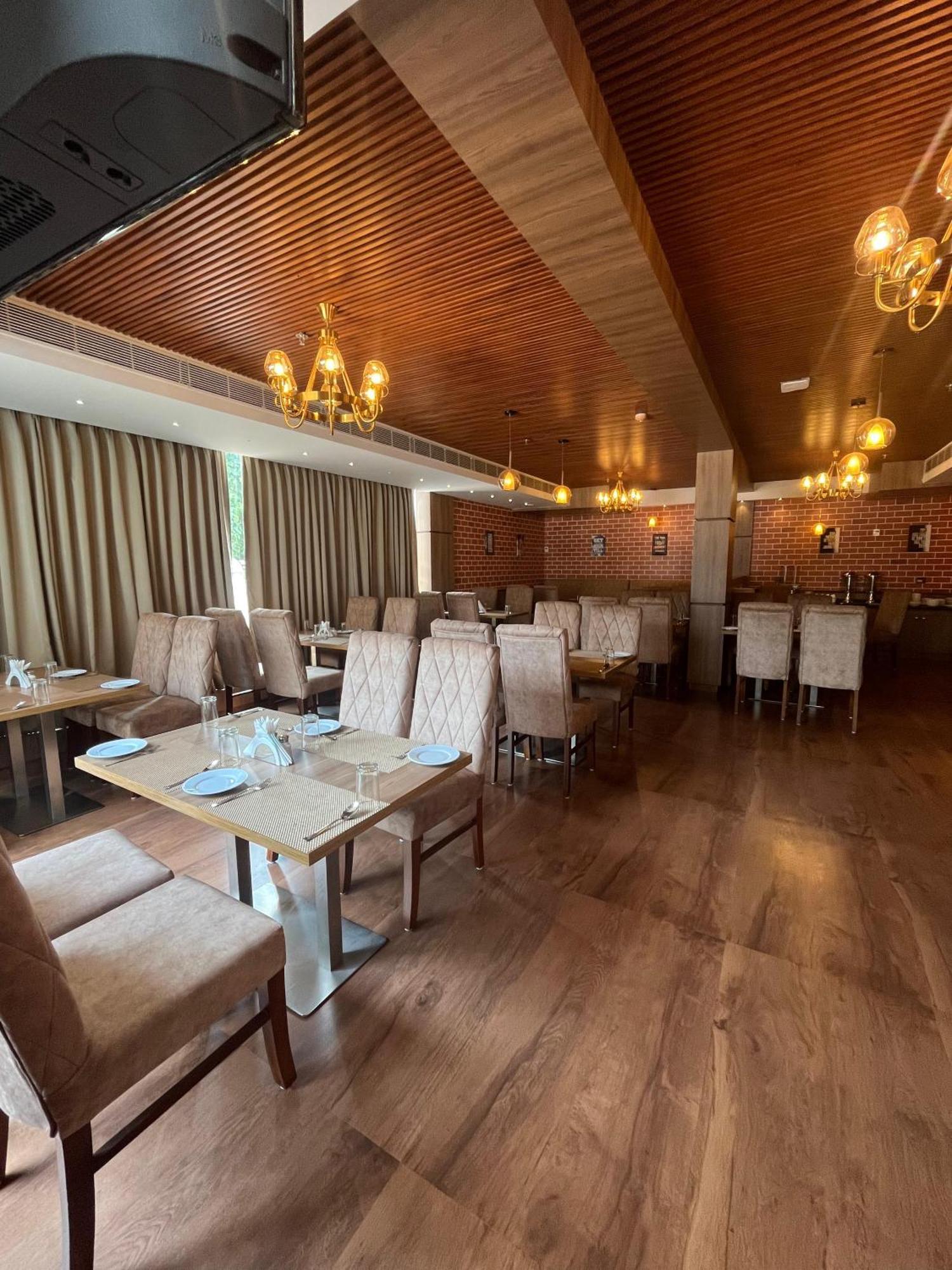 Hotel Mandarin Sky Kannur Exteriér fotografie